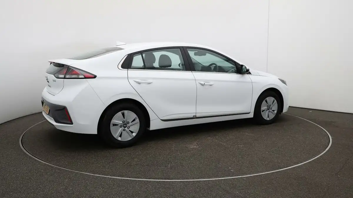 2022-hyundai-ioniq-16-gdi-premium-hybrid-big-52