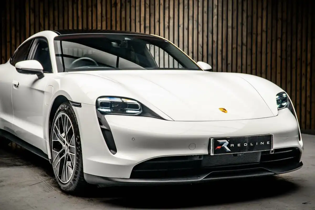 2021-porsche-taycan-e-base-476ps-performance-battery-plus-big-10