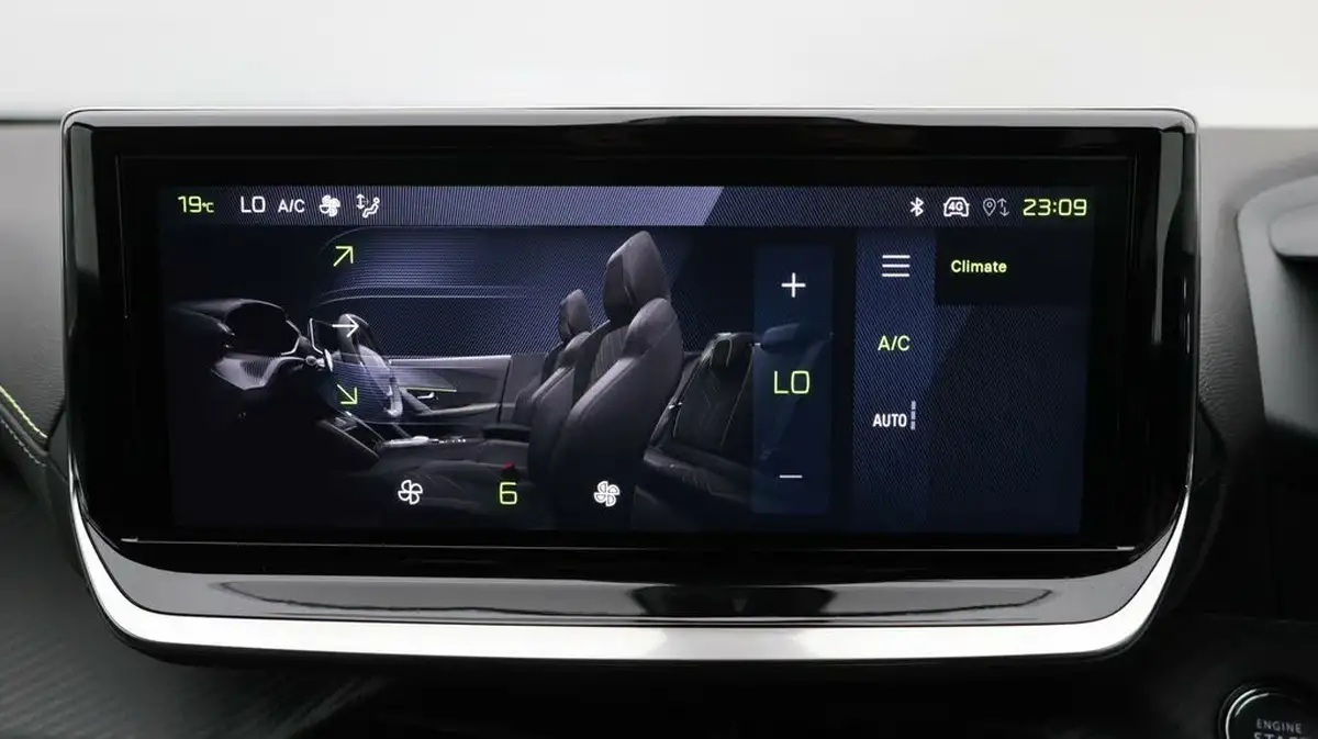 2024-peugeot-2008-suv-12-puretech-gt-130ps-eat8-big-12