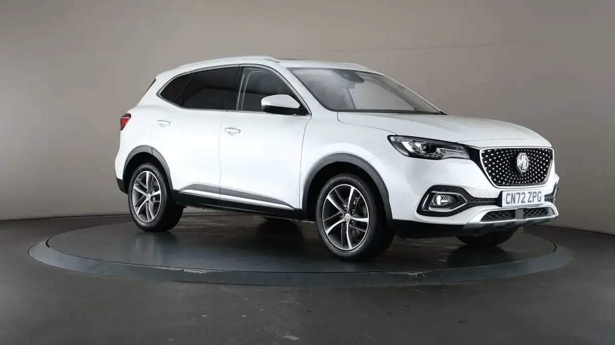 2022-mg-hs-15t-gdi-exclusive-162ps-big-52