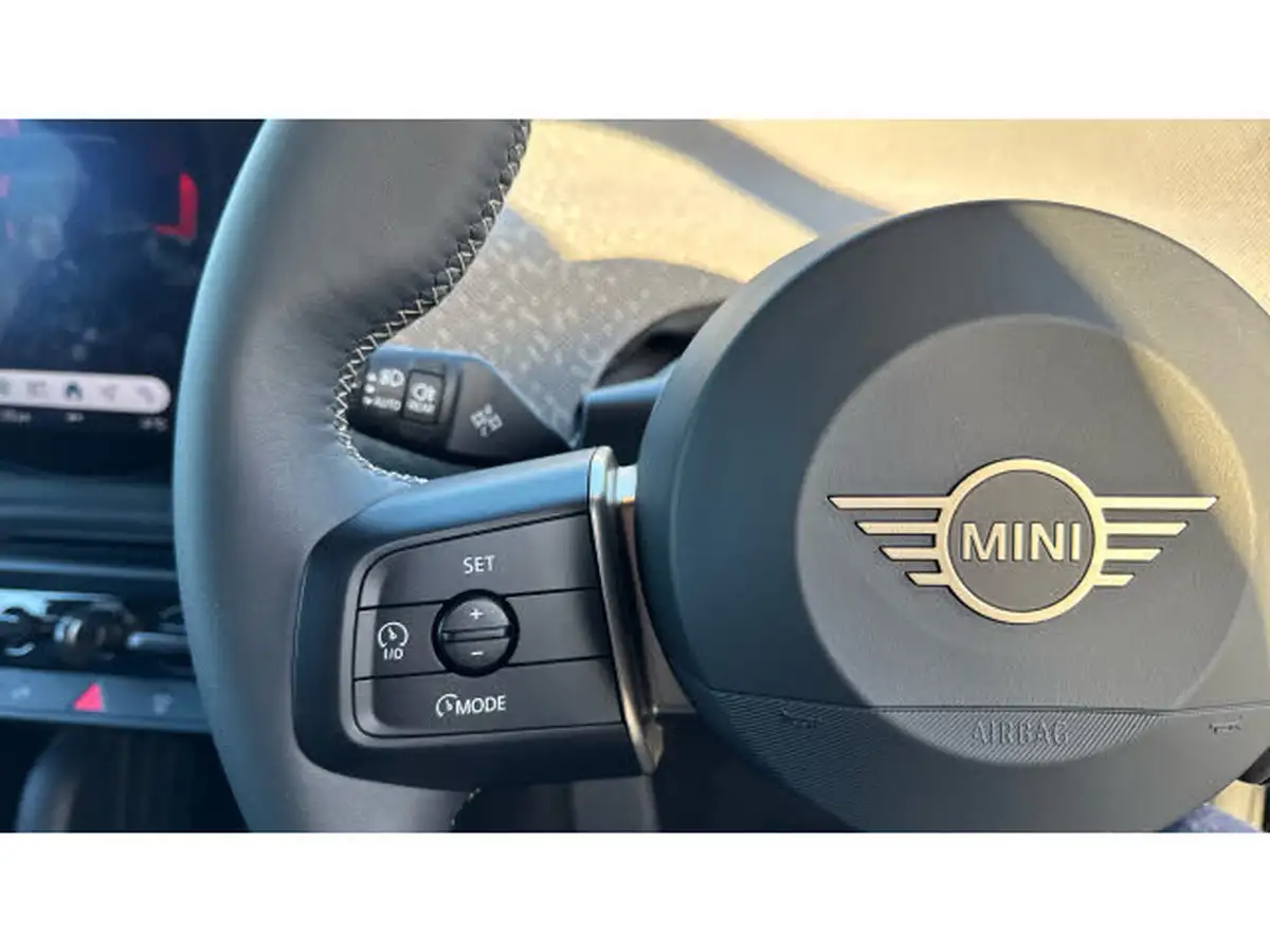 2024-mini-cooper-e-cooper-se-exclusive-big-16