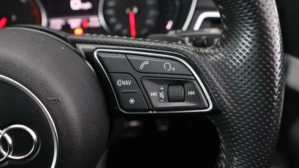 2018-audi-a4-avant-14-tfsi-s-line-tronic-big-24