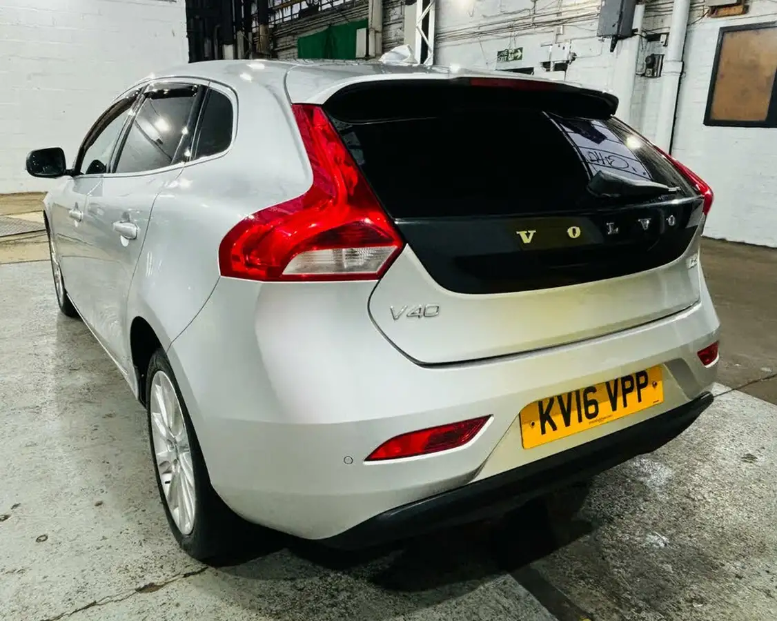 2016-volvo-v40-20td-d2-se-lux-nav-geartronic-big-6