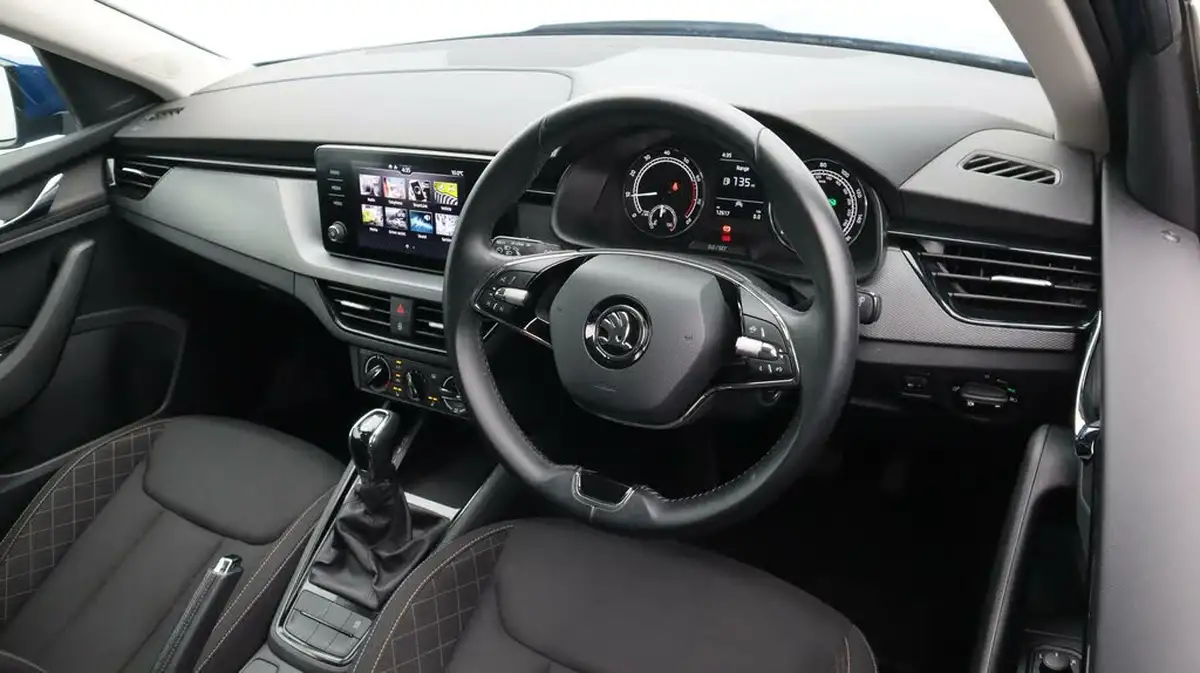 2022-skoda-kamiq-10-tsi-se-109ps-dsg-big-9