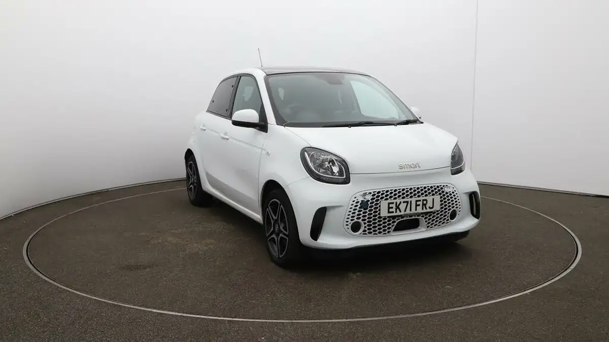 2021-smart-forfour-eq-premium-big-41