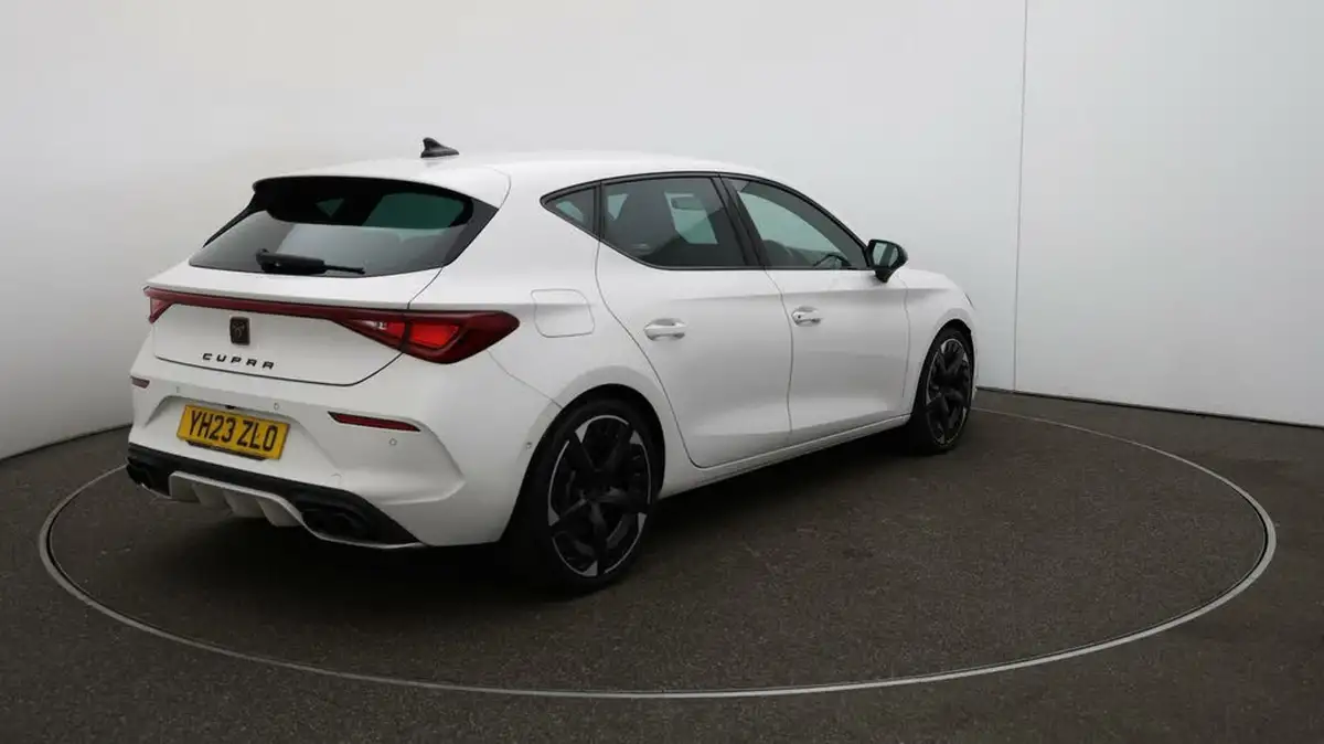 2023-cupra-leon-nf-20-tsi-vz3-300ps-hatchback-big-52
