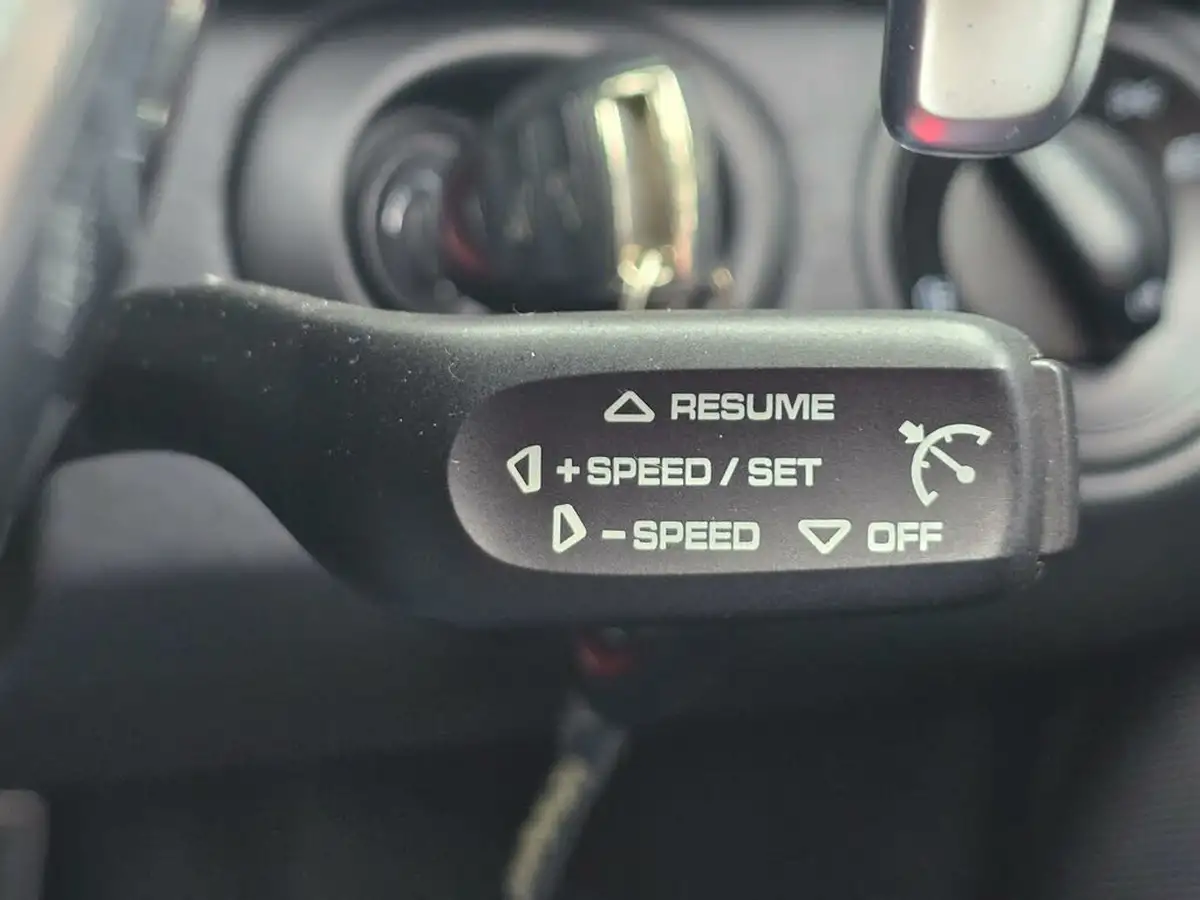 2011-porsche-911-38-turbo-s-cabriolet-big-32