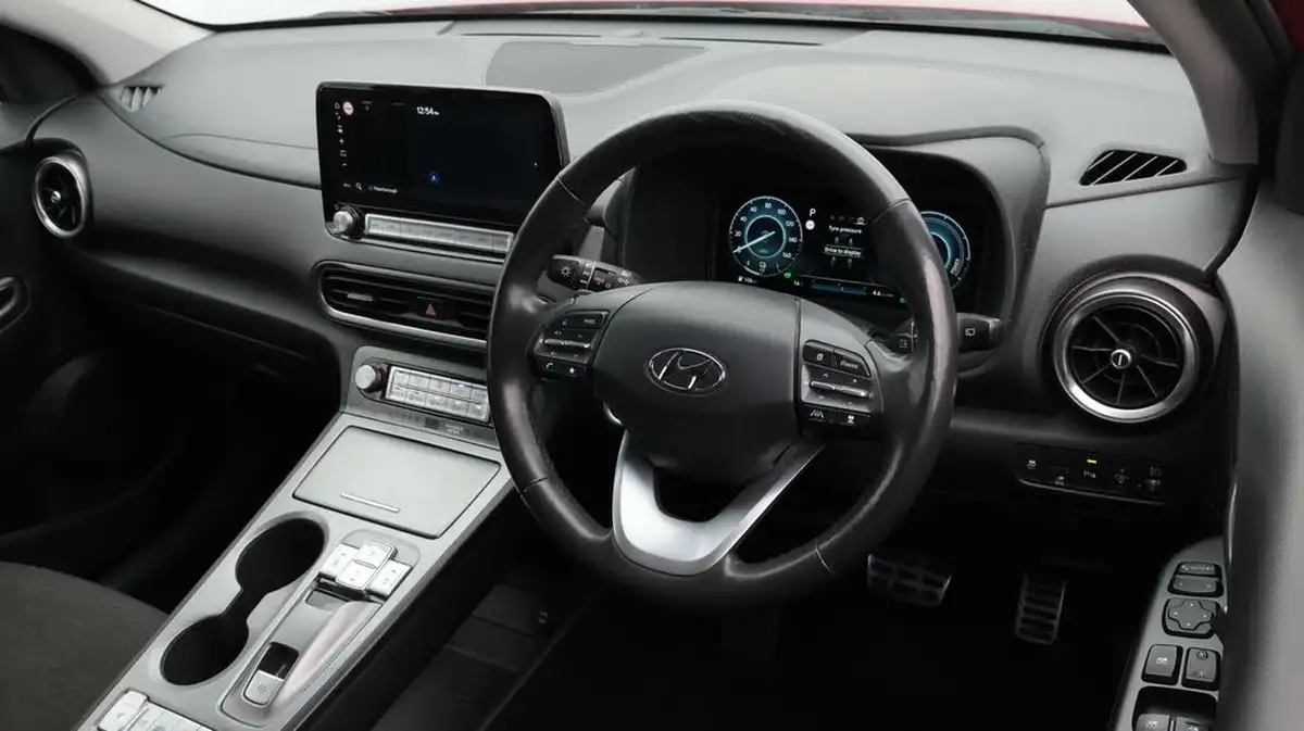 2022-hyundai-kona-e-premium-204ps-64kwh-7kw-obc-big-9