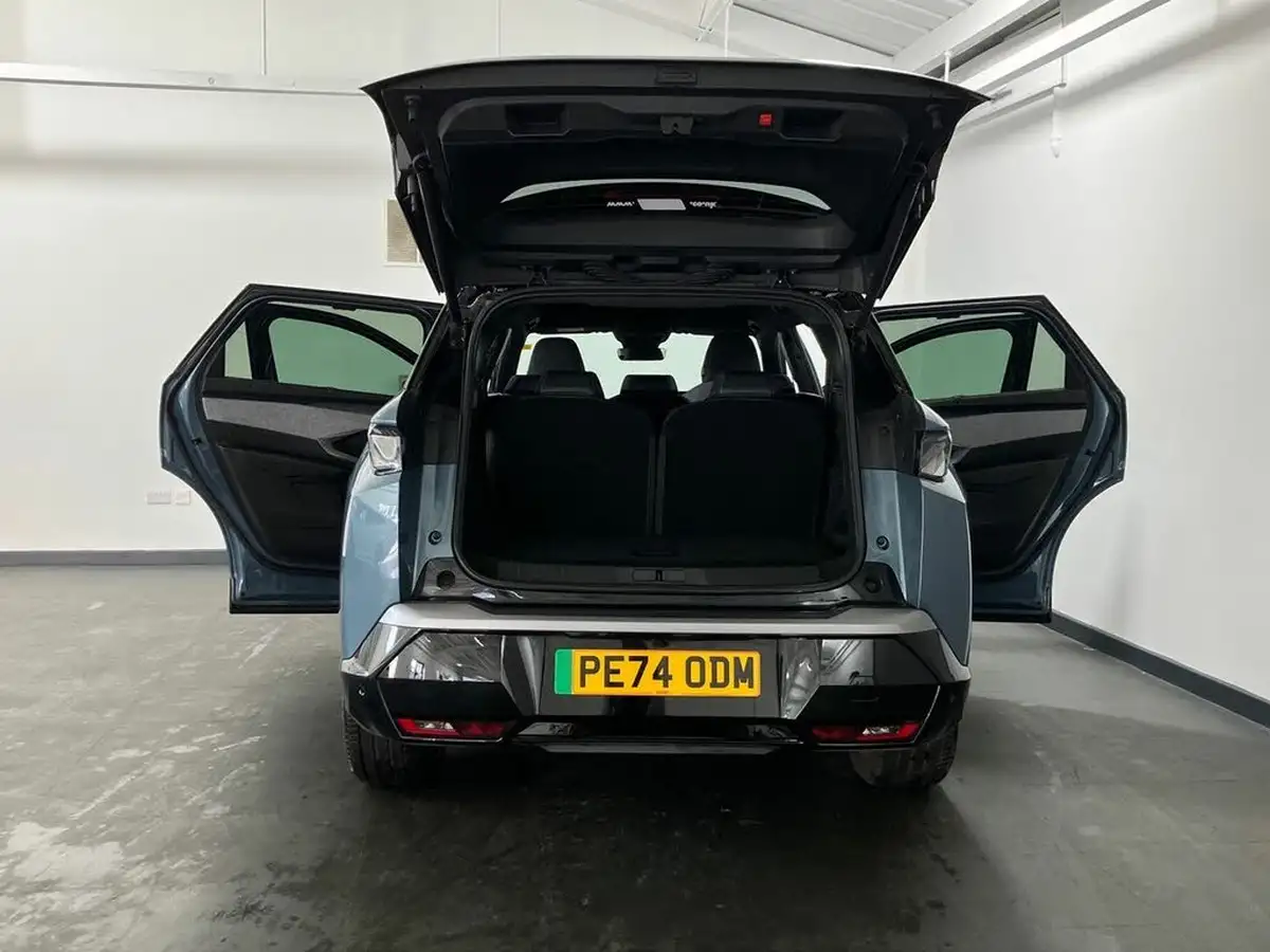 2024-peugeot-5008-suv-e-gt-big-47