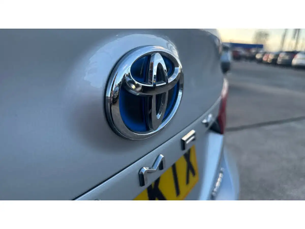 2020-toyota-camry-25-vvt-i-excel-big-21