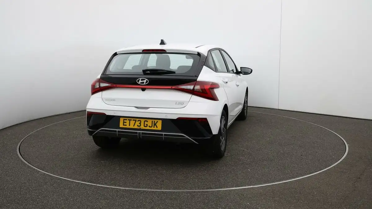 2024-hyundai-i20-10-t-gdi-advance-big-55