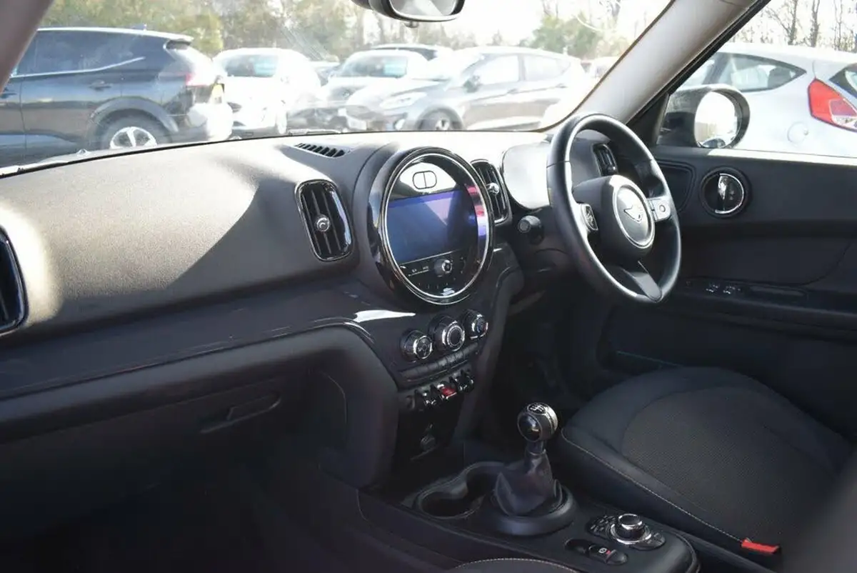 2022-mini-countryman-15-cooper-classic-big-14