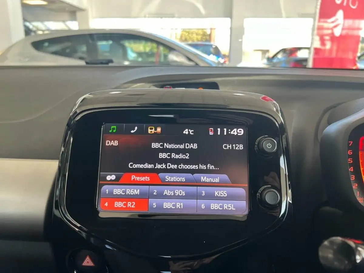 2018-citroen-c1-12-puretech-flair-5d-big-52