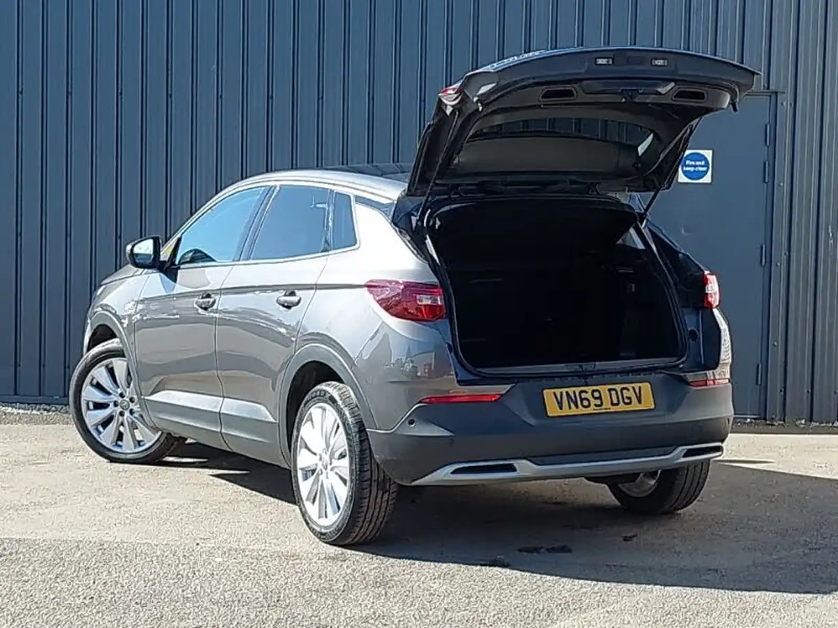 2019-vauxhall-grandland-x-12-elite-nav-big-11