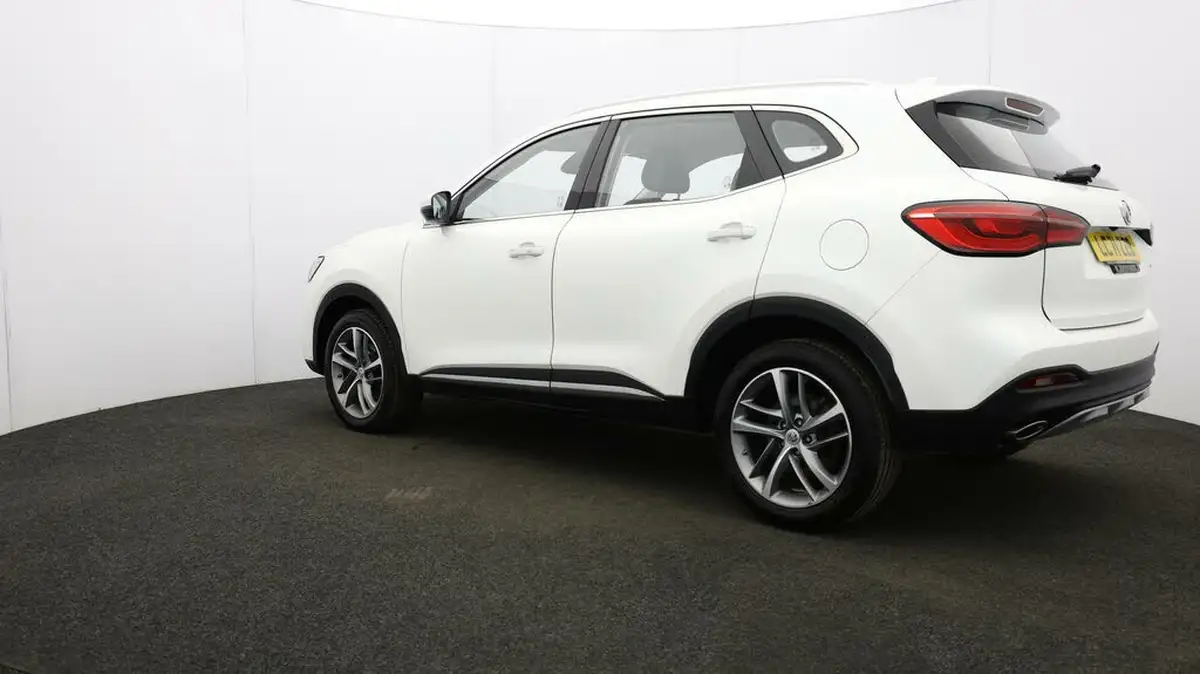 2021-mg-hs-15t-gdi-excite-162ps-big-4
