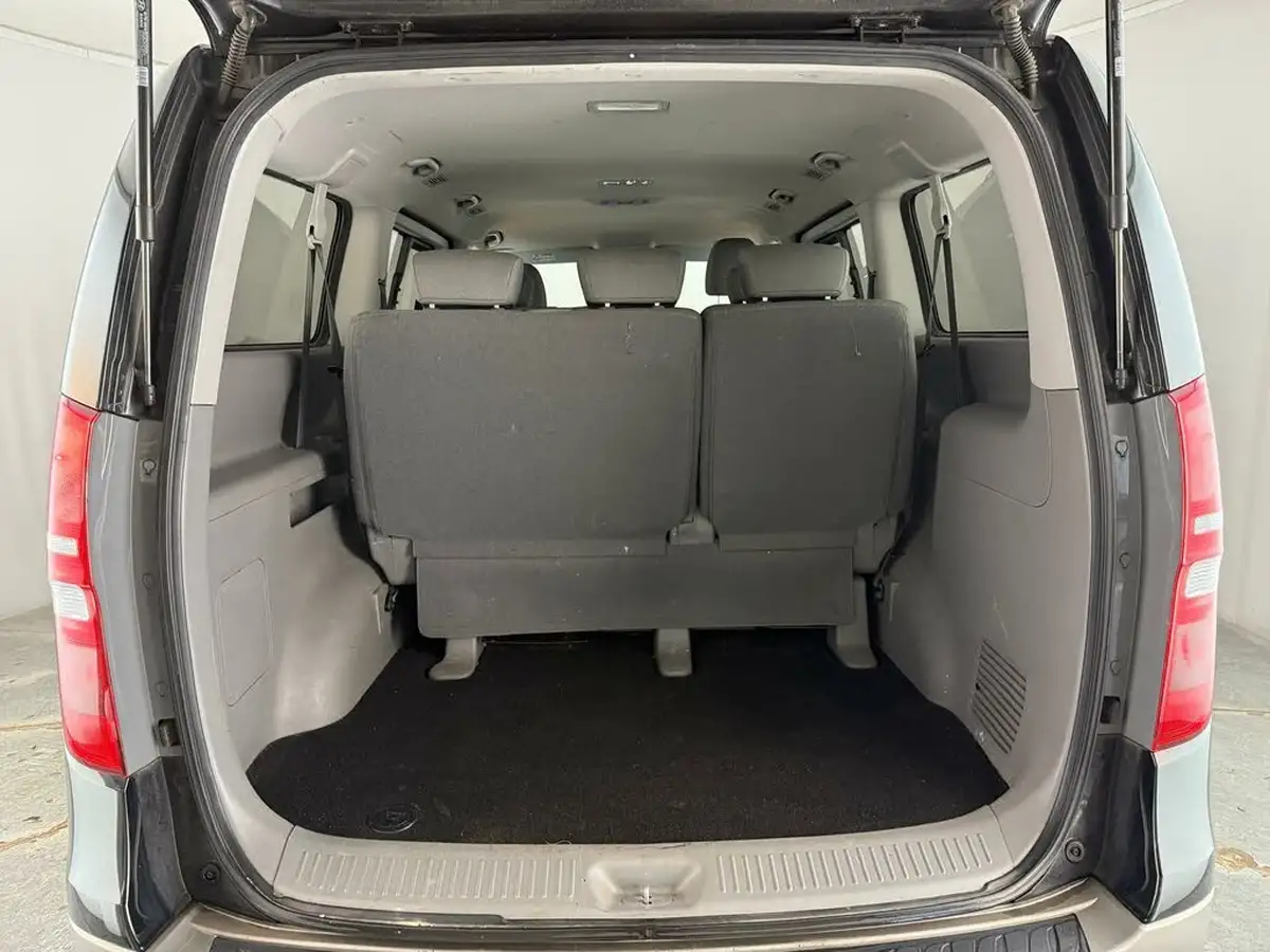 2019-hyundai-i800-25crdi-se-nav-136ps-big-30