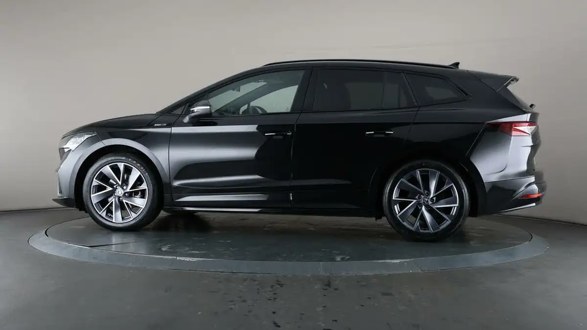 2023-skoda-enyaq-e-80-sportline-big-33