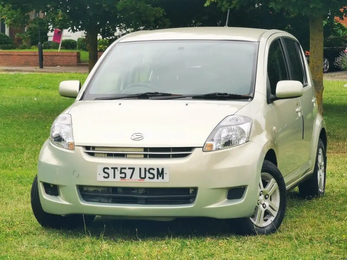 2008-daihatsu-sirion-13-se-auto-big-2