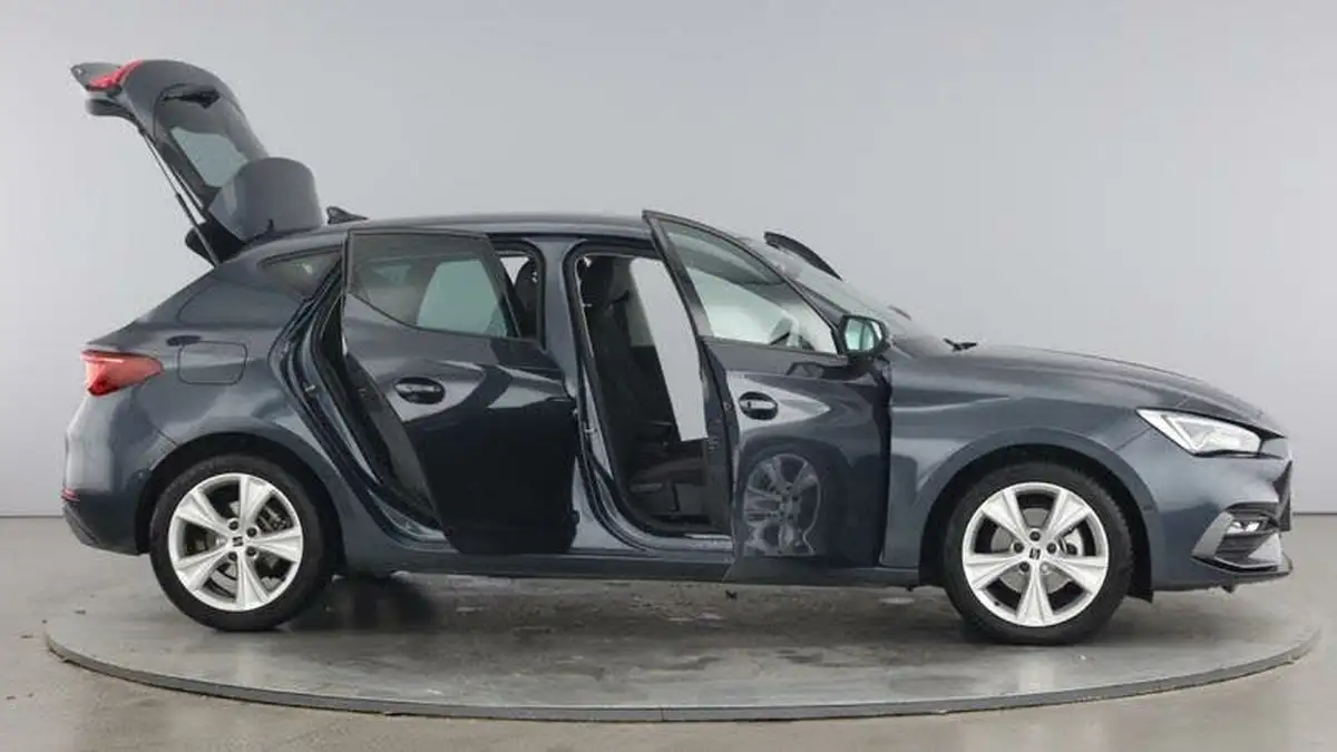 2024-seat-leon-big-9