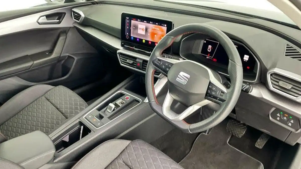 2024-seat-leon-big-37