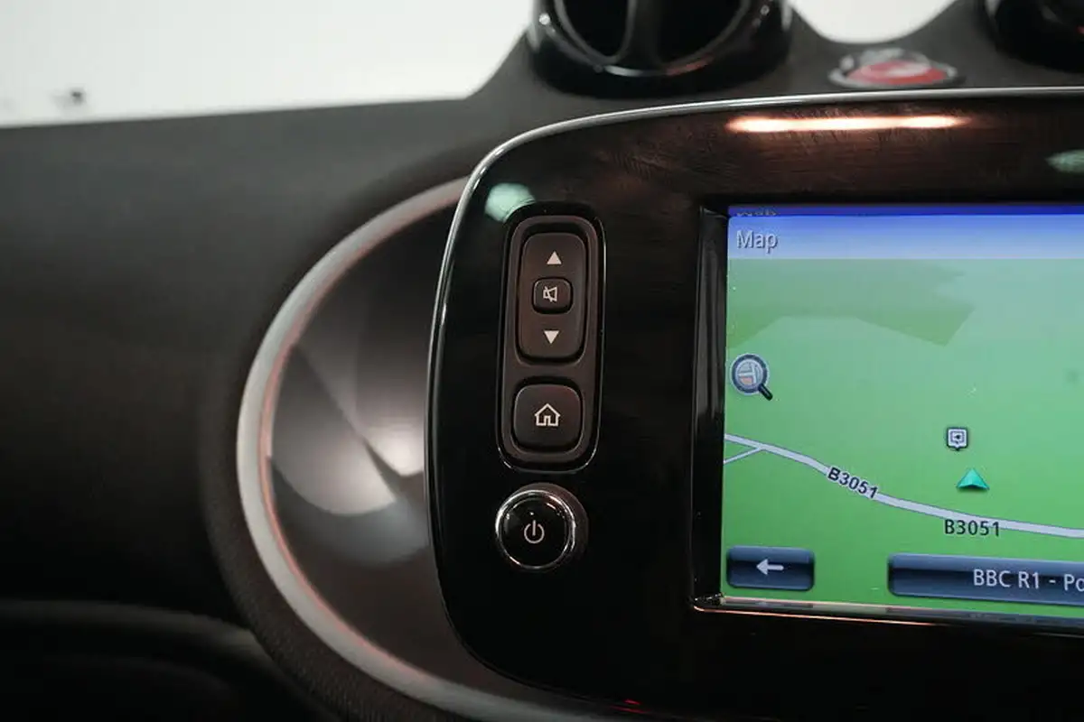 2020-smart-forfour-eq-pulse-premium-big-39