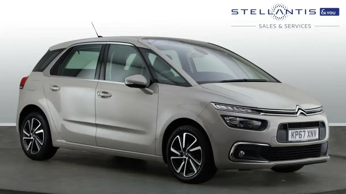 2017-citroen-c4-picasso-16bluehdi-feel-eat6-big-0