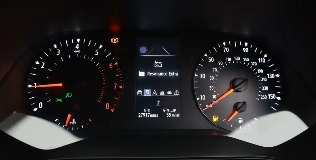 2022-renault-captur-10-tce-iconic-edition-big-10