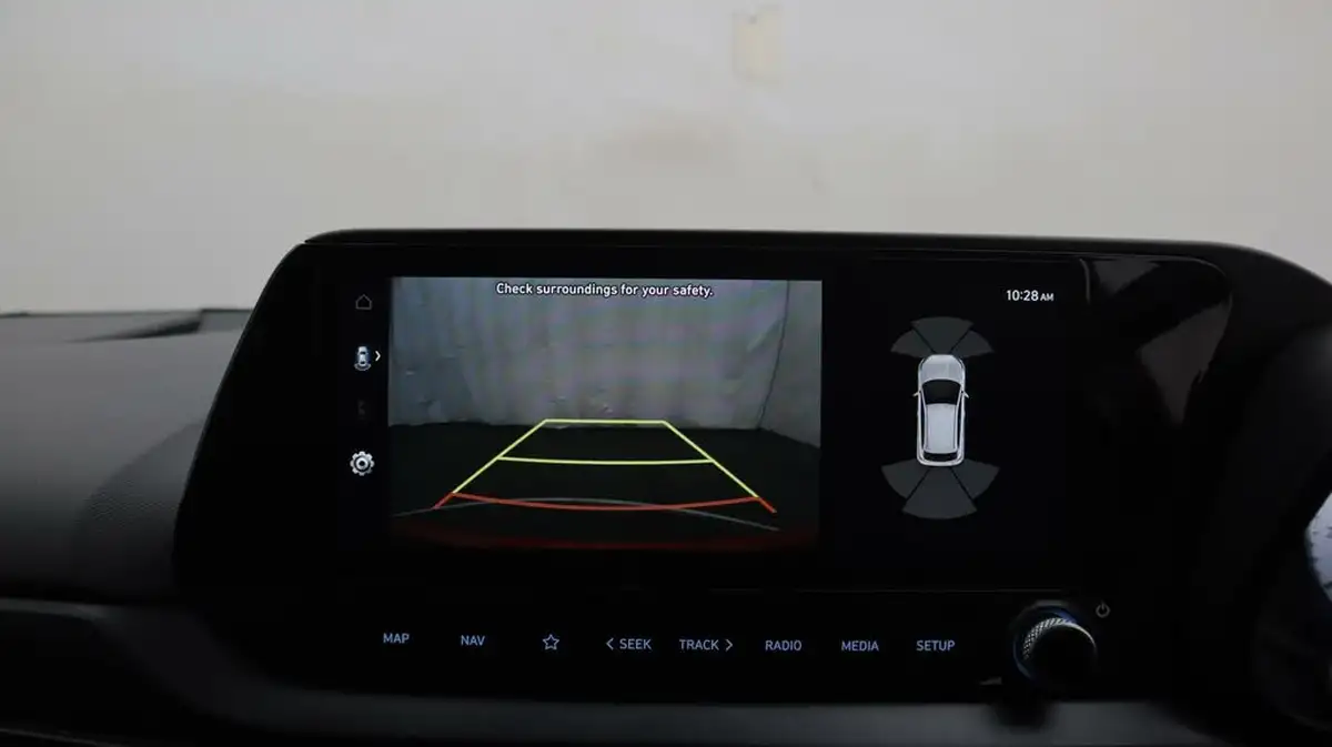 2024-hyundai-i20-10-t-gdi-premium-two-tone-roof-big-24