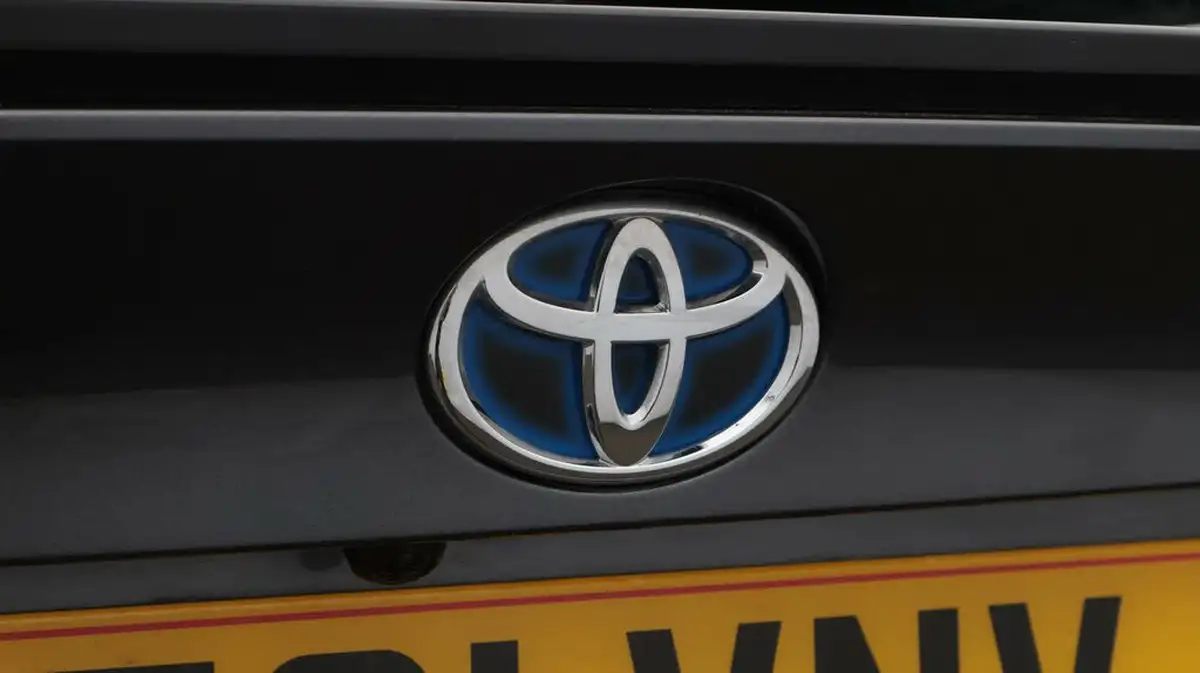 2021-toyota-c-hr-18-vvt-i-icon-big-22