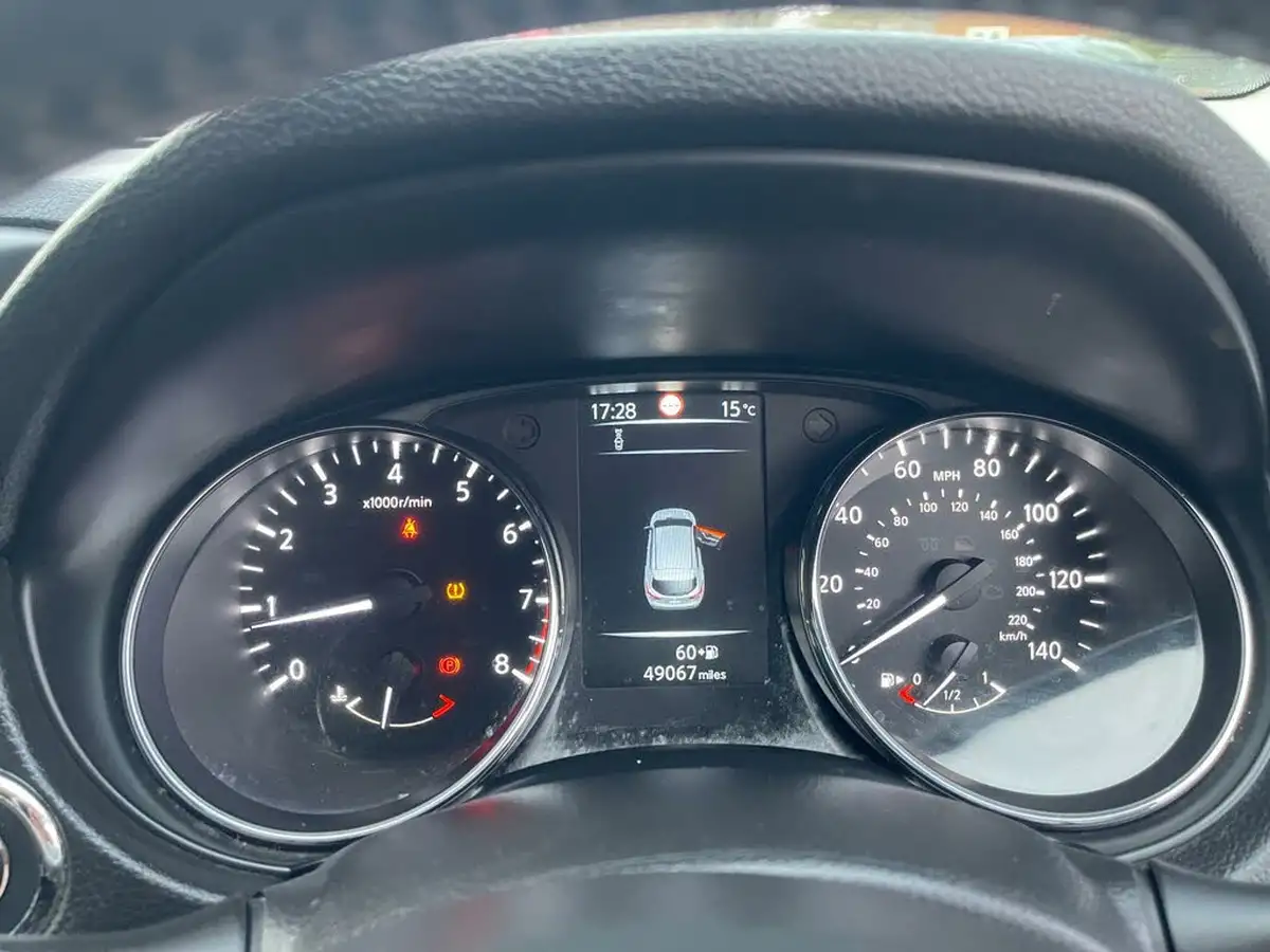 2015-nissan-qashqai-12-acenta-premium-big-22