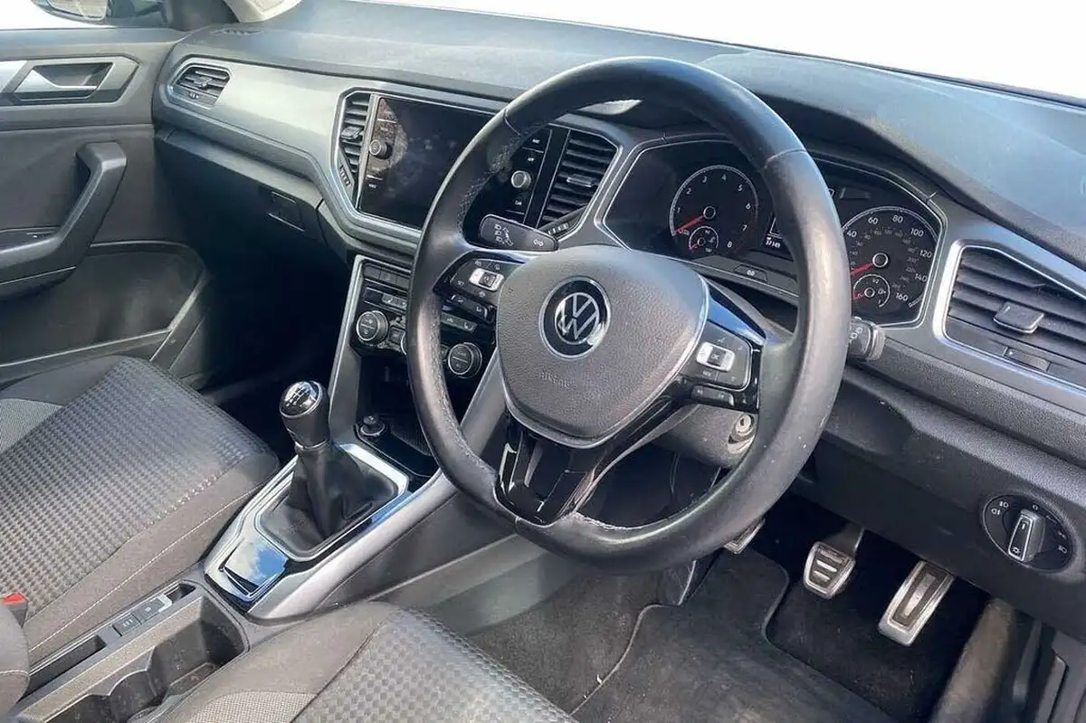 2021-volkswagen-t-roc-15-tsi-active-hatchback-5d-big-5