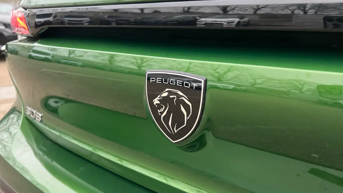 2023-peugeot-308-16-puretech-gt-180ps-big-25