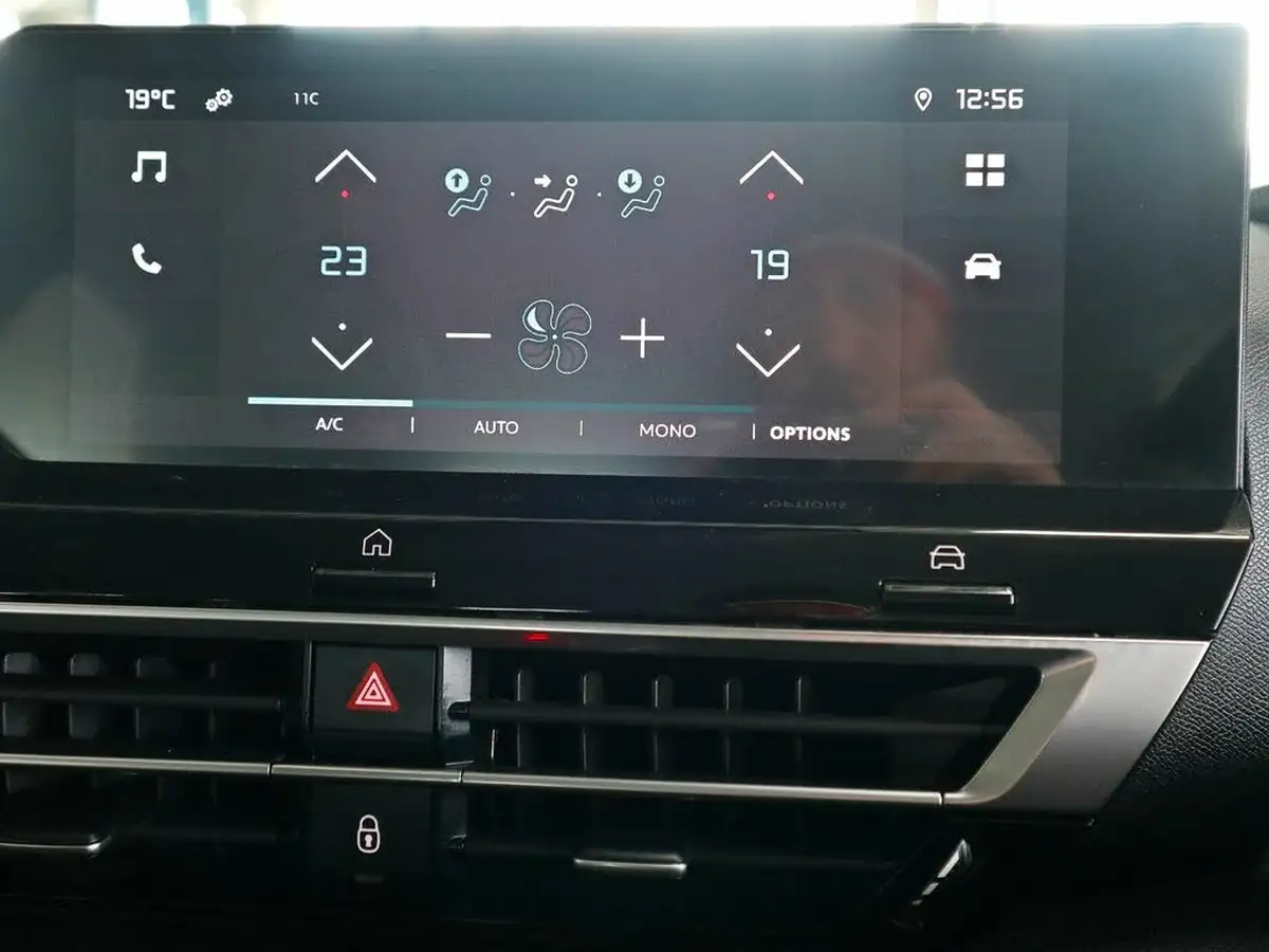 2022-citroen-c4-12-puretech-sense-big-30