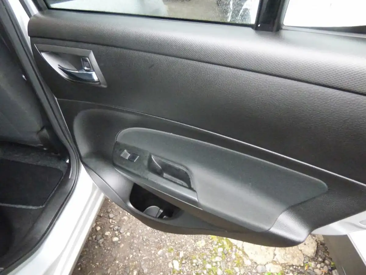 2016-suzuki-swift-12-sz4-94ps-nav-5d-at-big-16