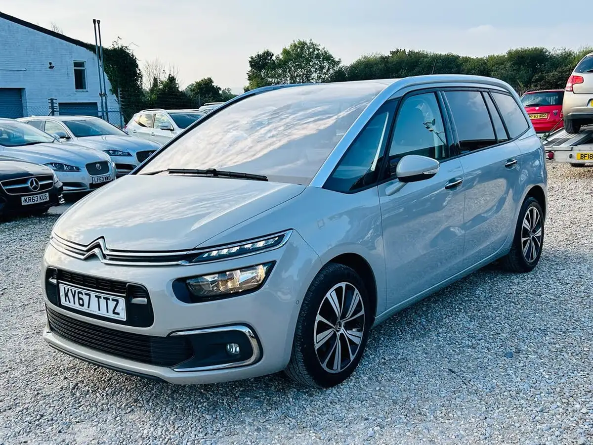 2017-citroen-grand-c4-picasso-16bluehdi-flair-big-3