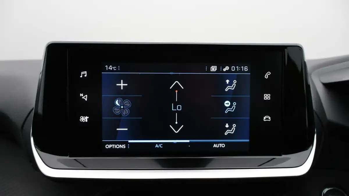 2023-peugeot-208-12-puretech-allure-premium-100ps-eat8-big-12