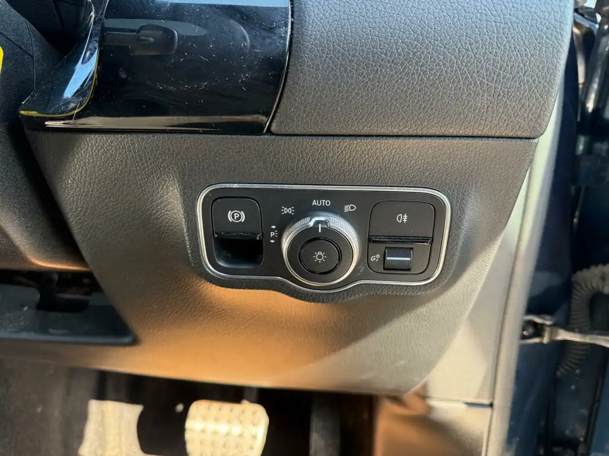 2022-mercedes-benz-b-class-13-b200-amg-line-premium-plus-edition-big-29