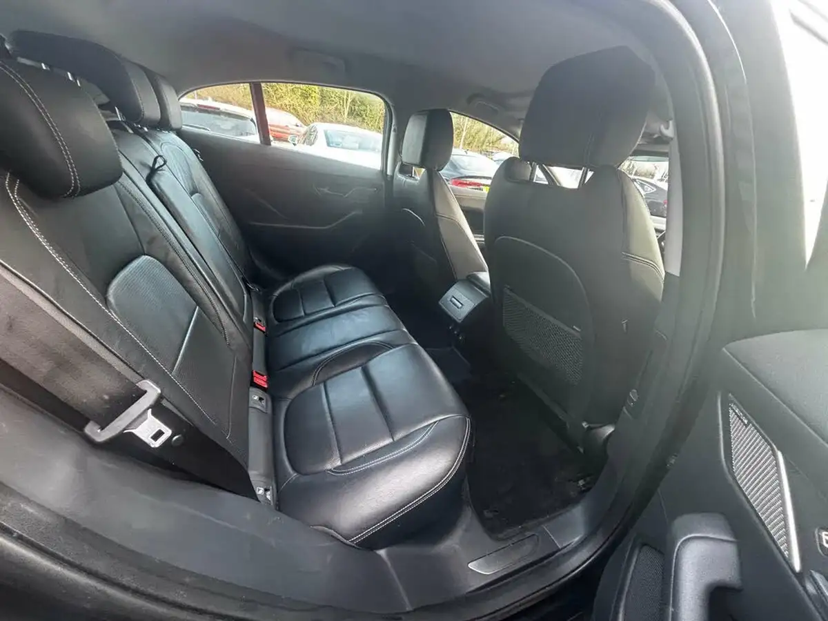 2019-jaguar-i-pace-ev400-se-big-17