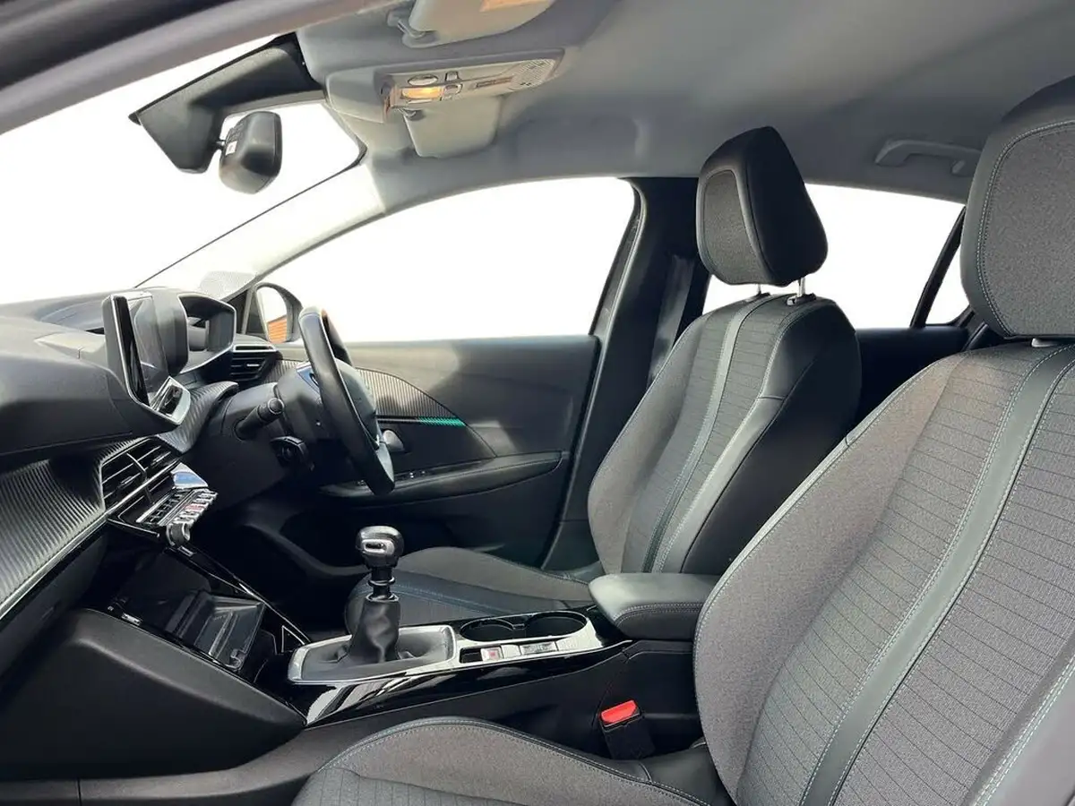 2021-peugeot-208-12-puretech-allure-premium-100bhp-big-8