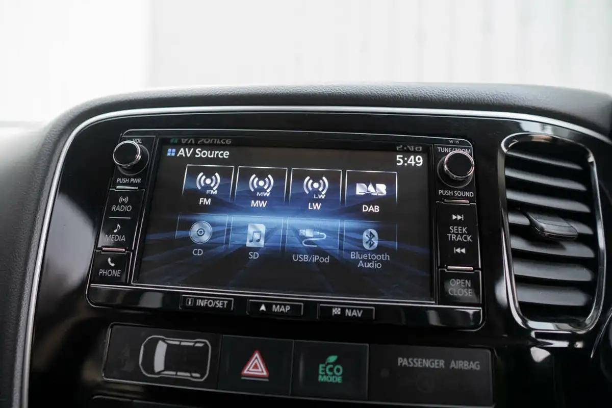 2016-mitsubishi-outlander-20-gx5hs-phev-big-37