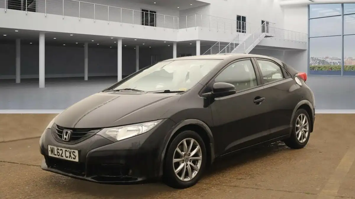 2013-honda-civic-22td-es-big-1