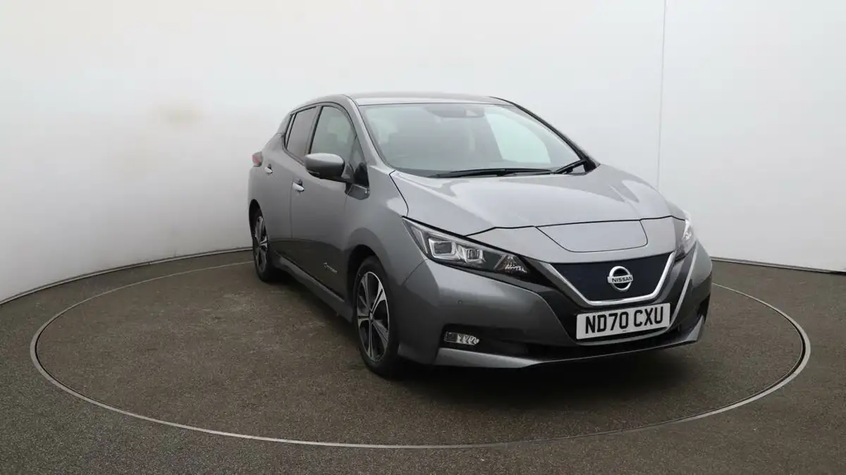 2020-nissan-leaf-e-tekna-big-36
