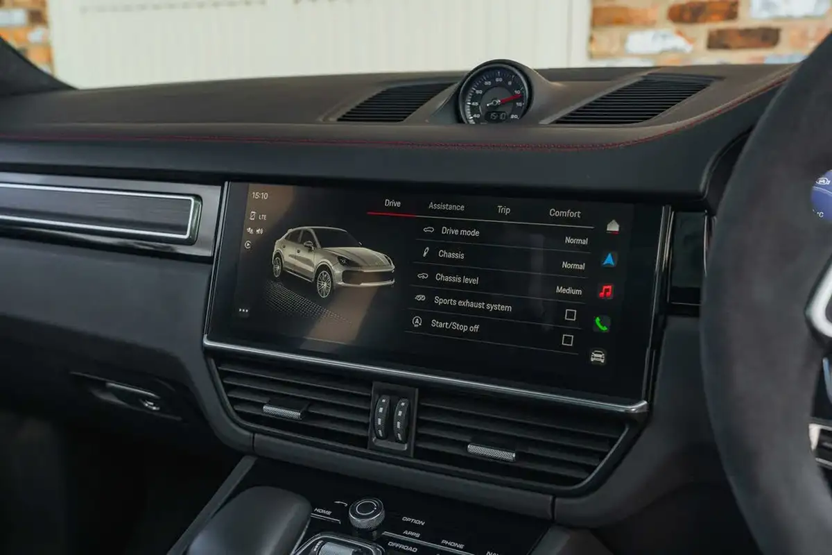 2022-porsche-cayenne-40-v8-gts-coupe-big-56