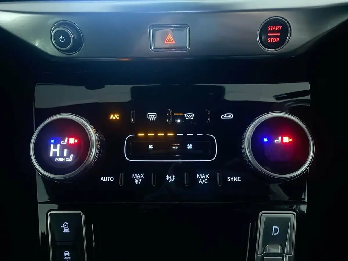 2022-jaguar-i-pace-ev400-black-big-24