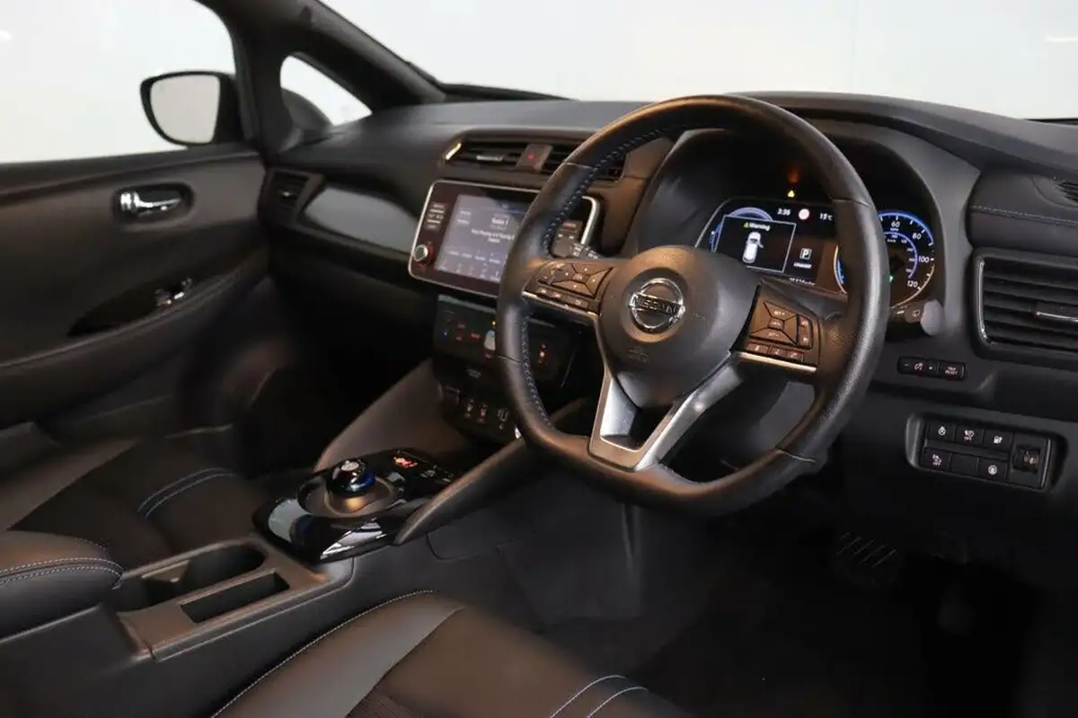 2019-nissan-leaf-e-n-connecta-big-40