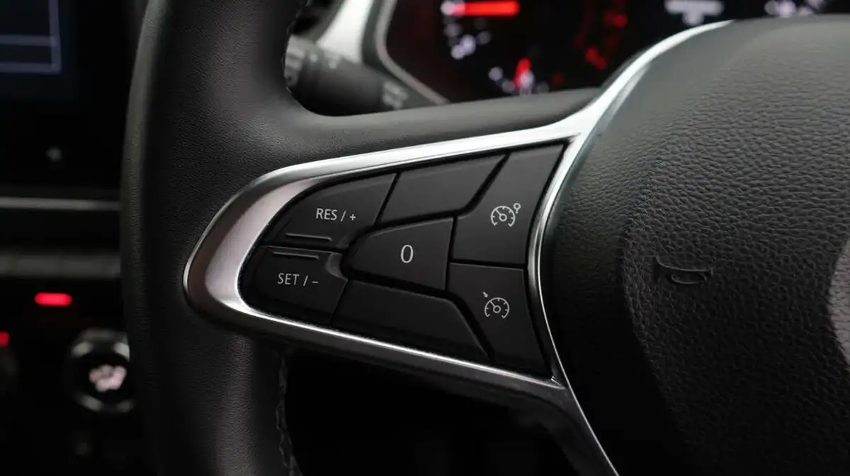 2022-renault-captur-10-tce-iconic-edition-big-22