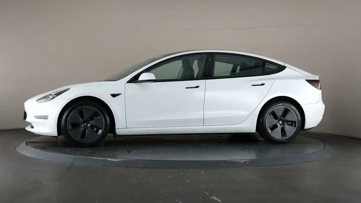 2021-tesla-model-3-e-long-range-4x4-big-36