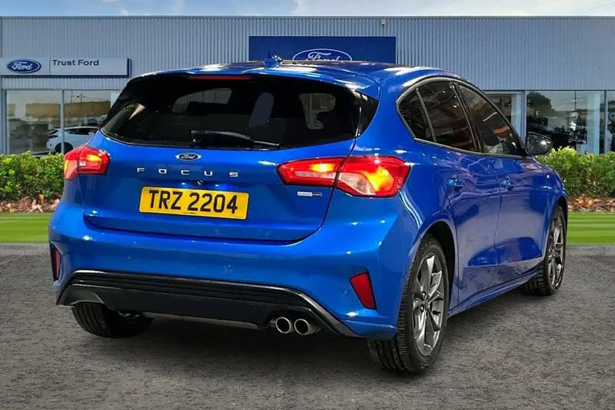 2021-ford-focus-10t-st-line-edition-125ps-hatchback-big-3