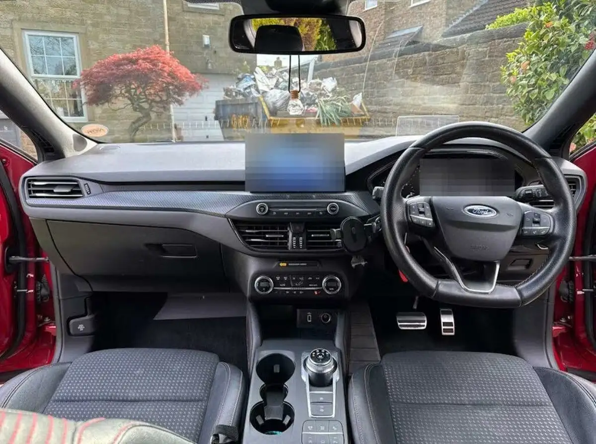 2019-ford-focus-15-st-line-x-hatchback-auto-big-4