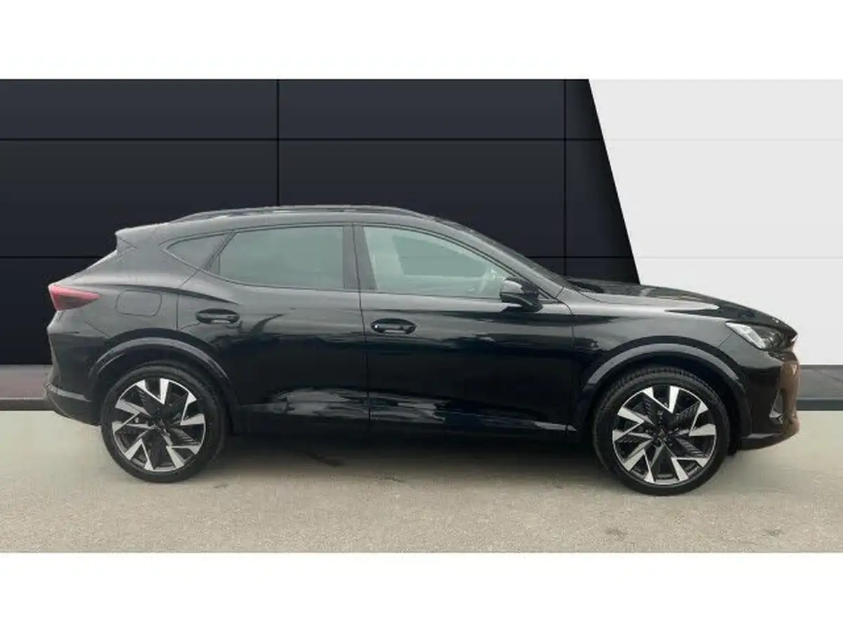 2025-cupra-formentor-15-e-hybrid-vz1-big-4